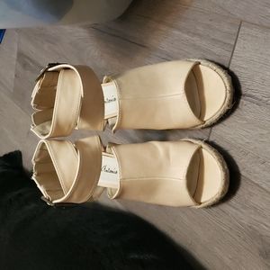 Michael Antonio Wedges, size 6